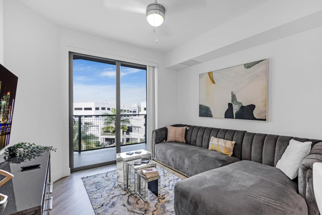 Tranquil 1 Bed Escape In Doral With Free Parking * Hialeah Gardens