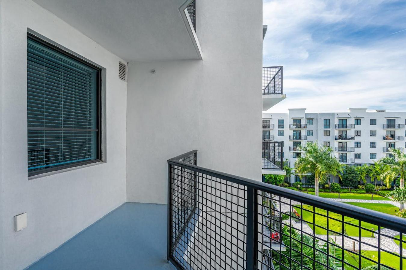Tranquil 1 Bed Escape In Doral With Free Parking