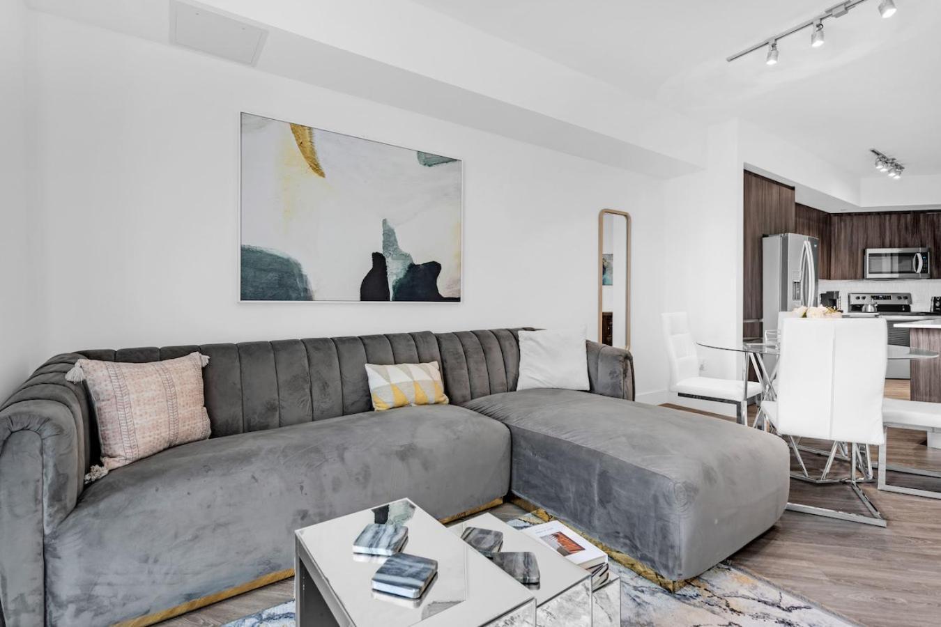 Tranquil 1 Bed Escape In Doral With Free Parking *